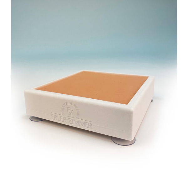 Trenažer za podkožno punkcijo pri malih živalih