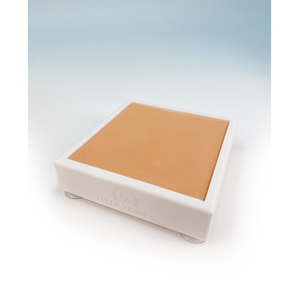 Trenažer za podkožno punkcijo pri malih živalih