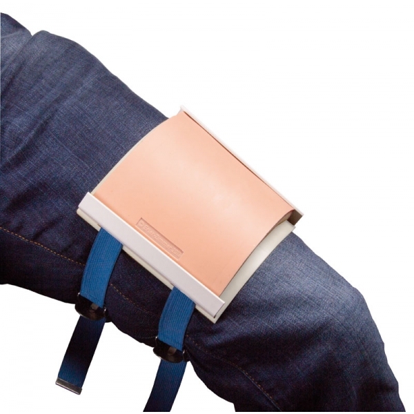 Pritrdilni sistem za trenažer šivanja